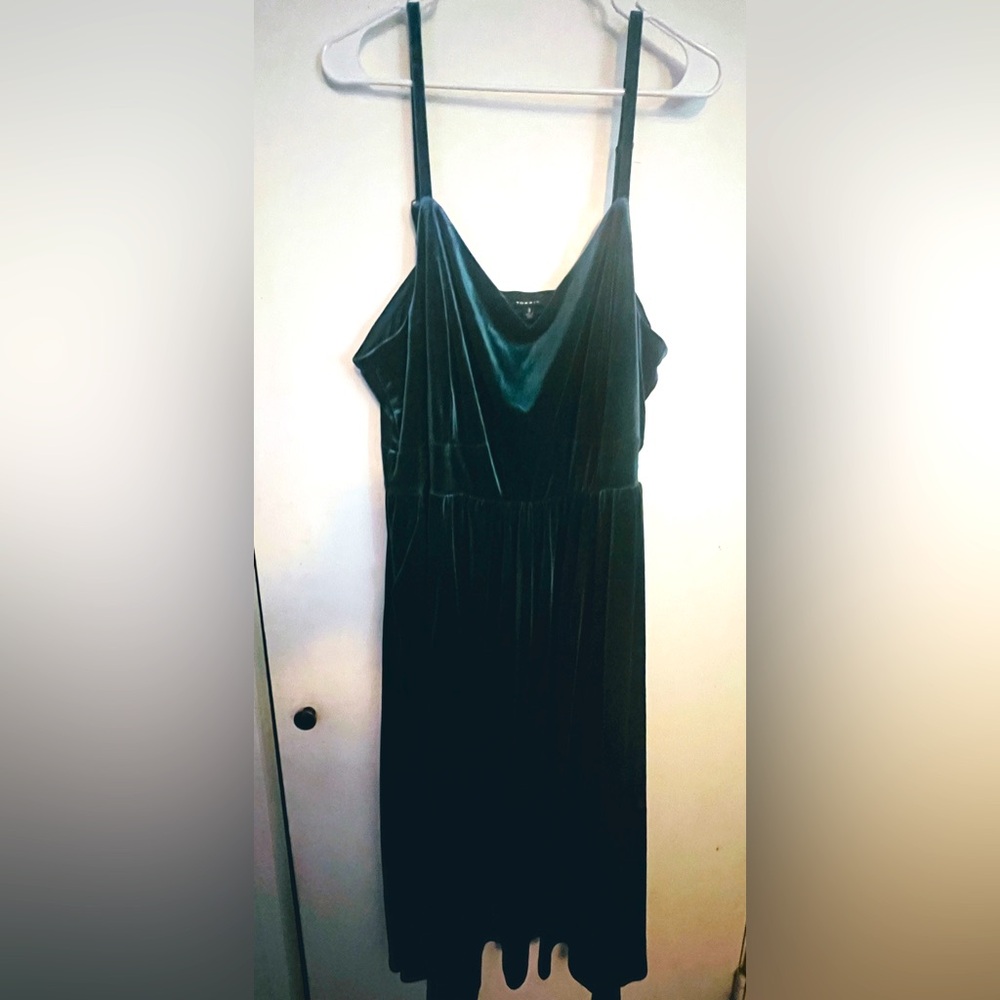 Beautiful Green Velour Midi Dress